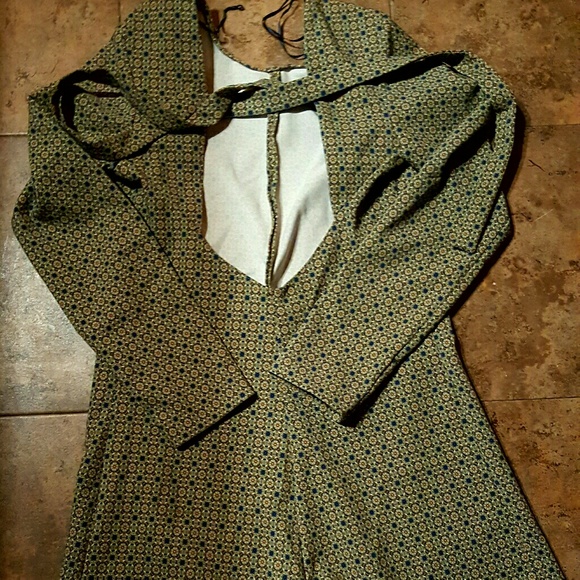 Romper with a dark blue with green and beige print - Picture 7 of 7